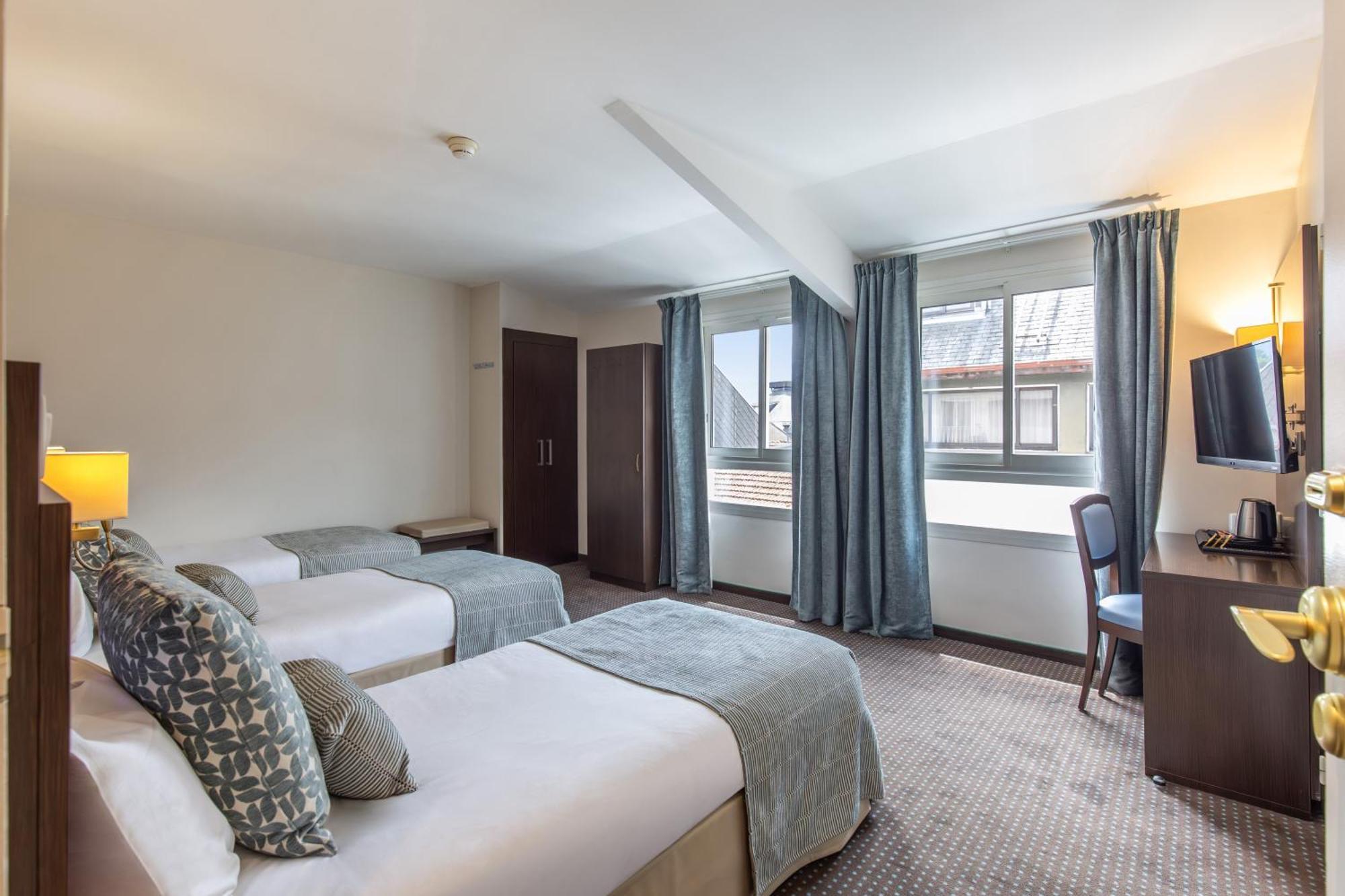Hôtel Helgon - Lourdes Pyrénées Extérieur photo